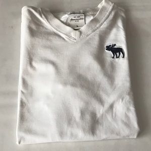 Abercrombie KIDS White V-Neck T-Shirt Size Large
